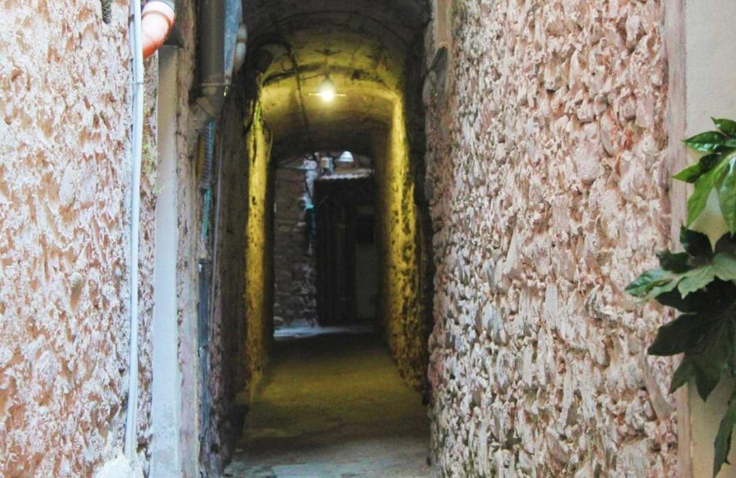 A Casa Di Fede Appartement Dolceacqua Buitenkant foto