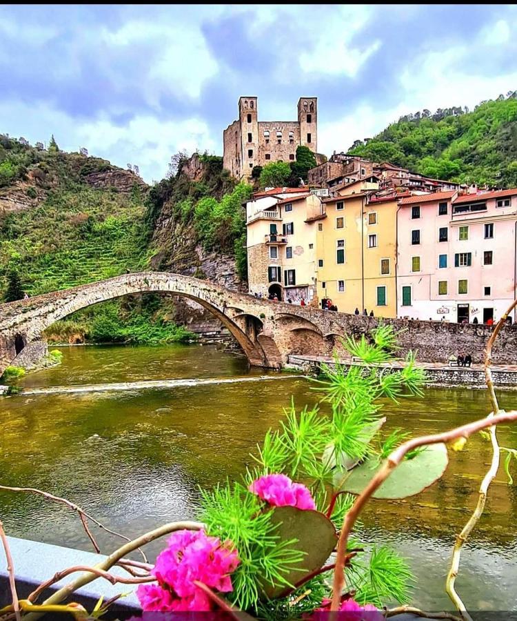A Casa Di Fede Appartement Dolceacqua Buitenkant foto